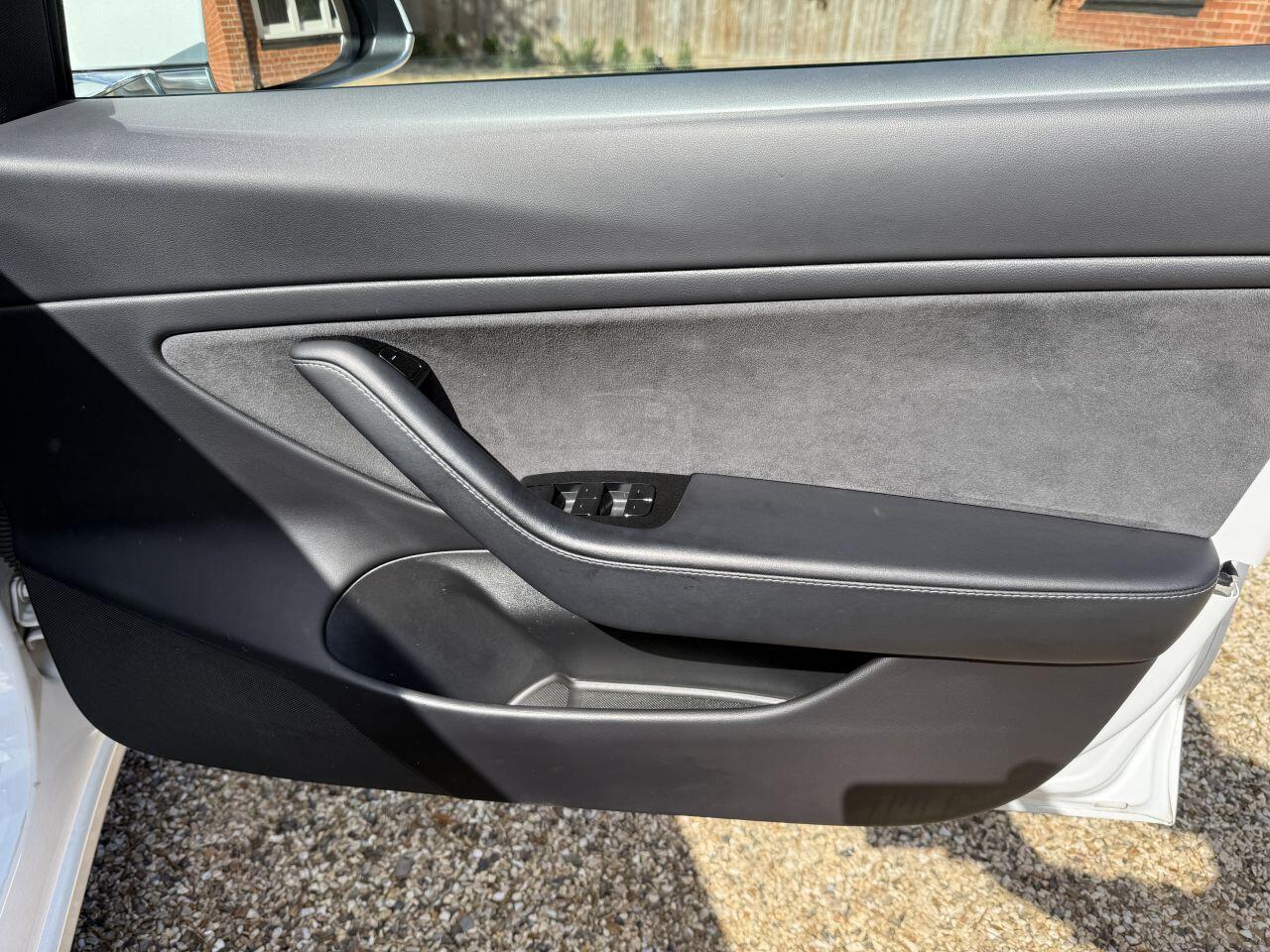 Tesla Model 3 view 18
