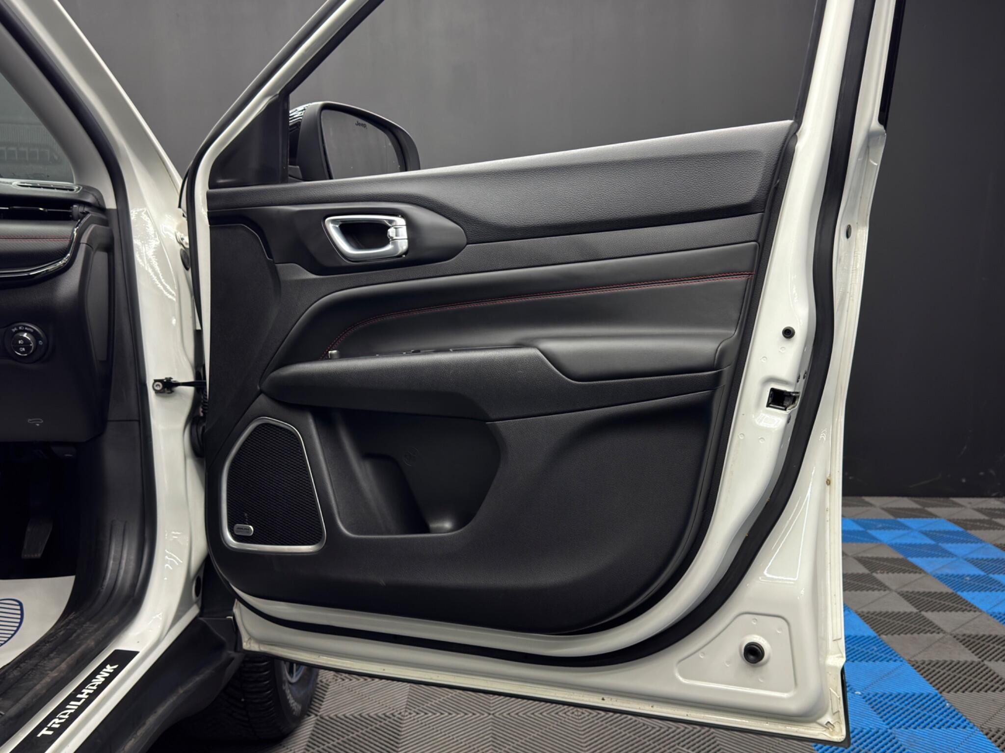 Jeep Compass view 38