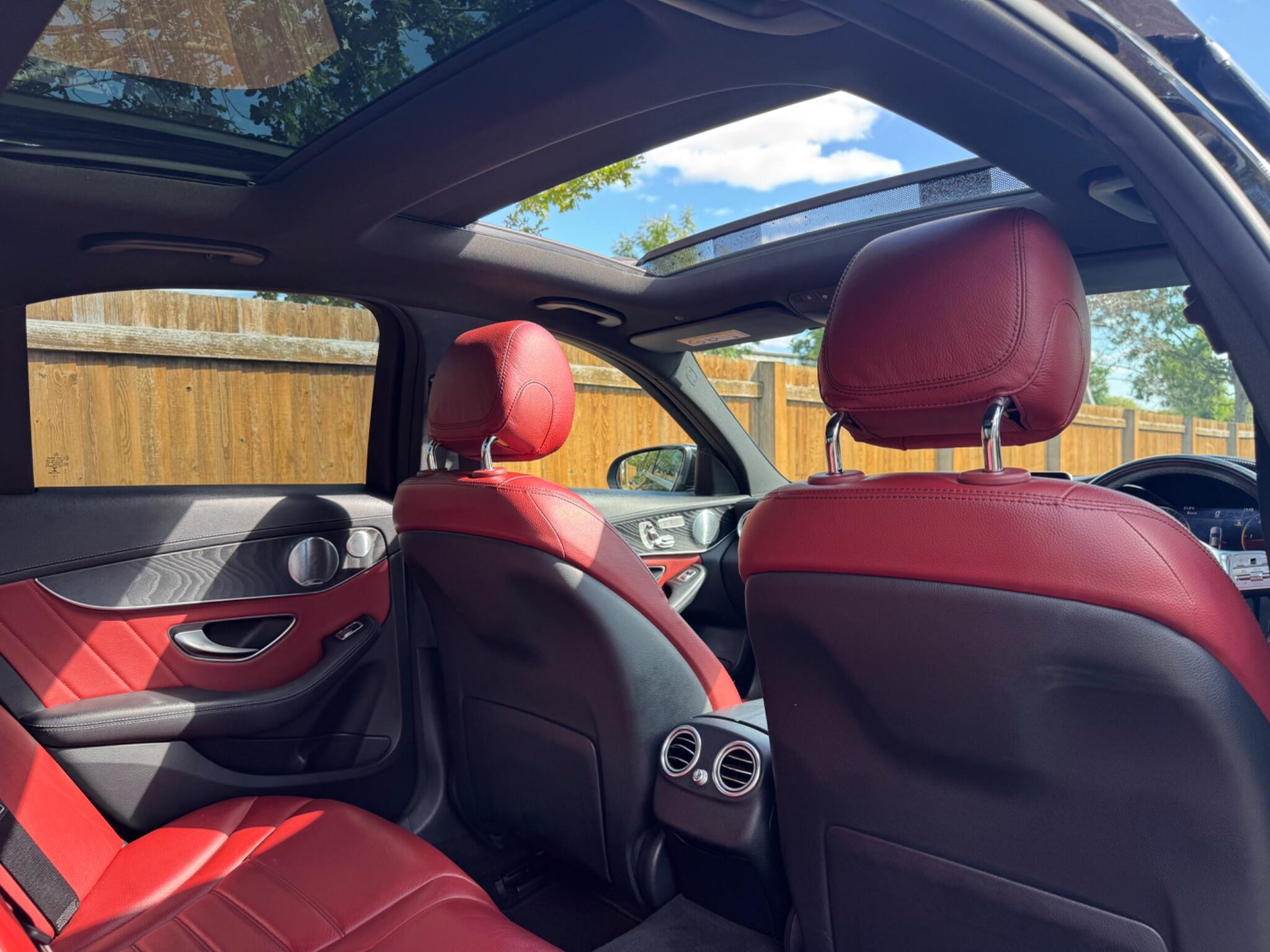 Mercedes-Benz C-Class view 23