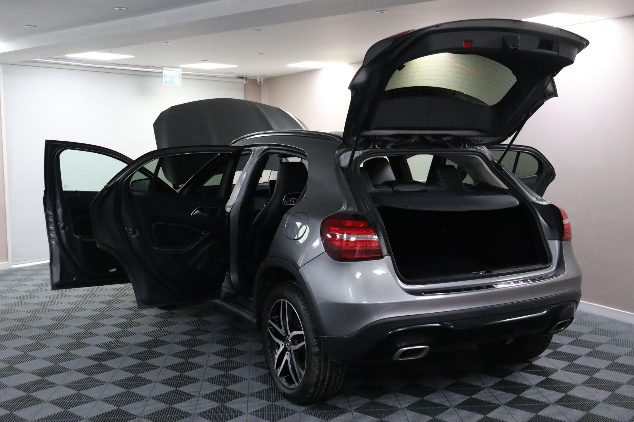 Mercedes-Benz Gla view 21