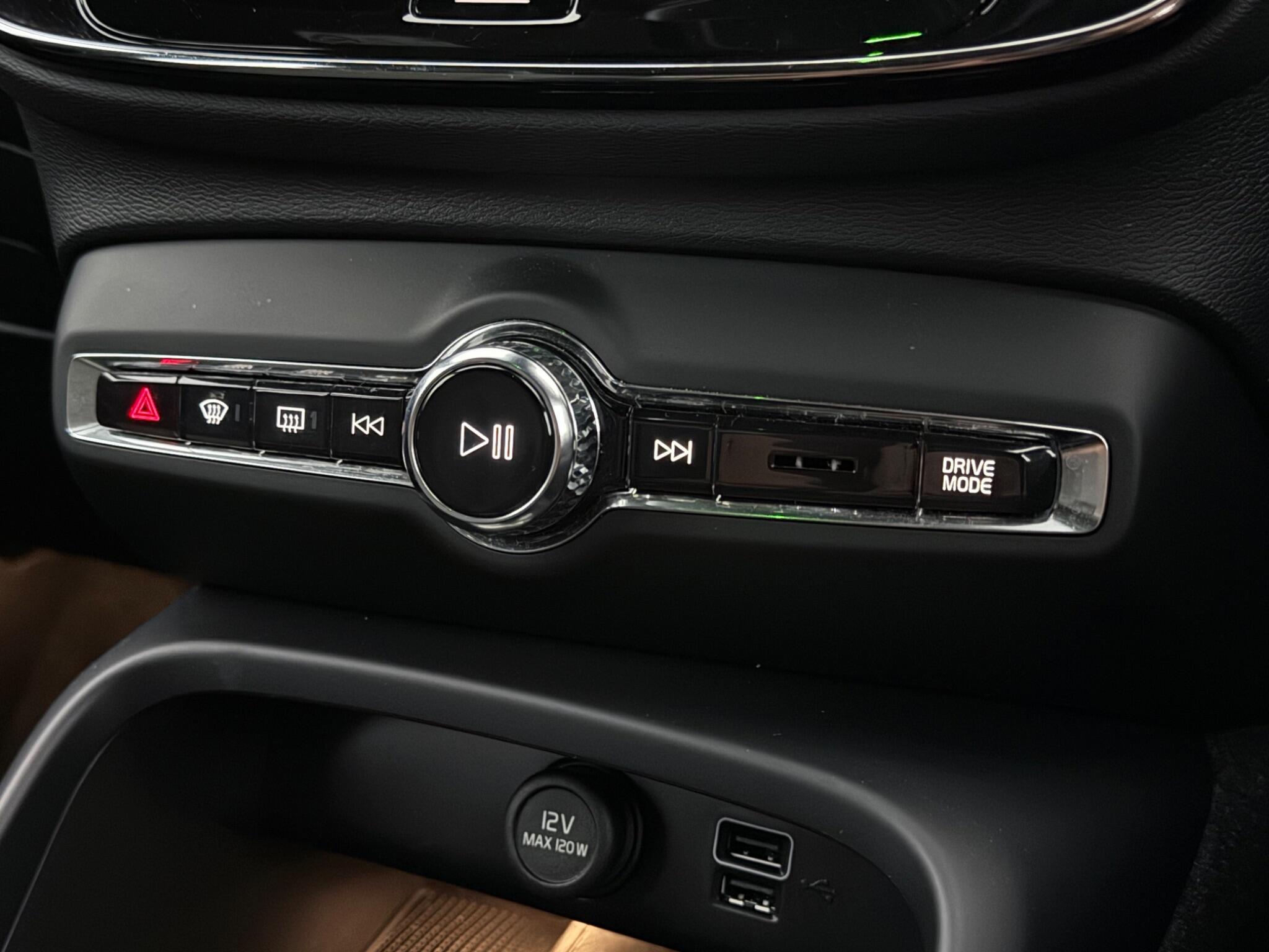 Volvo XC40 view 30
