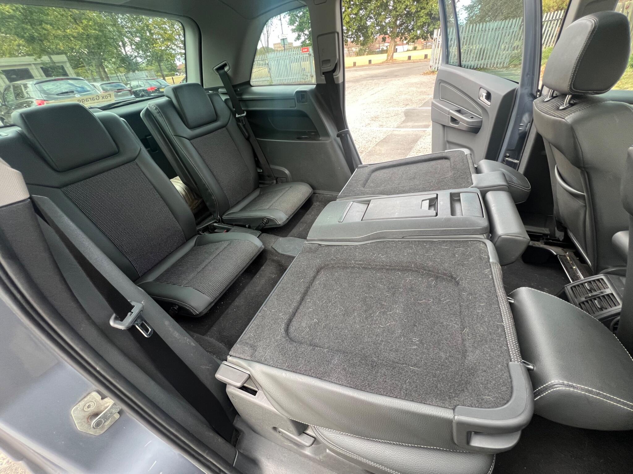 Vauxhall Zafira view 19