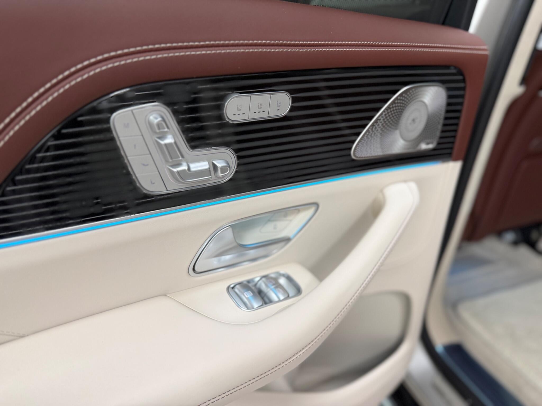 Mercedes-Benz GLS view 71