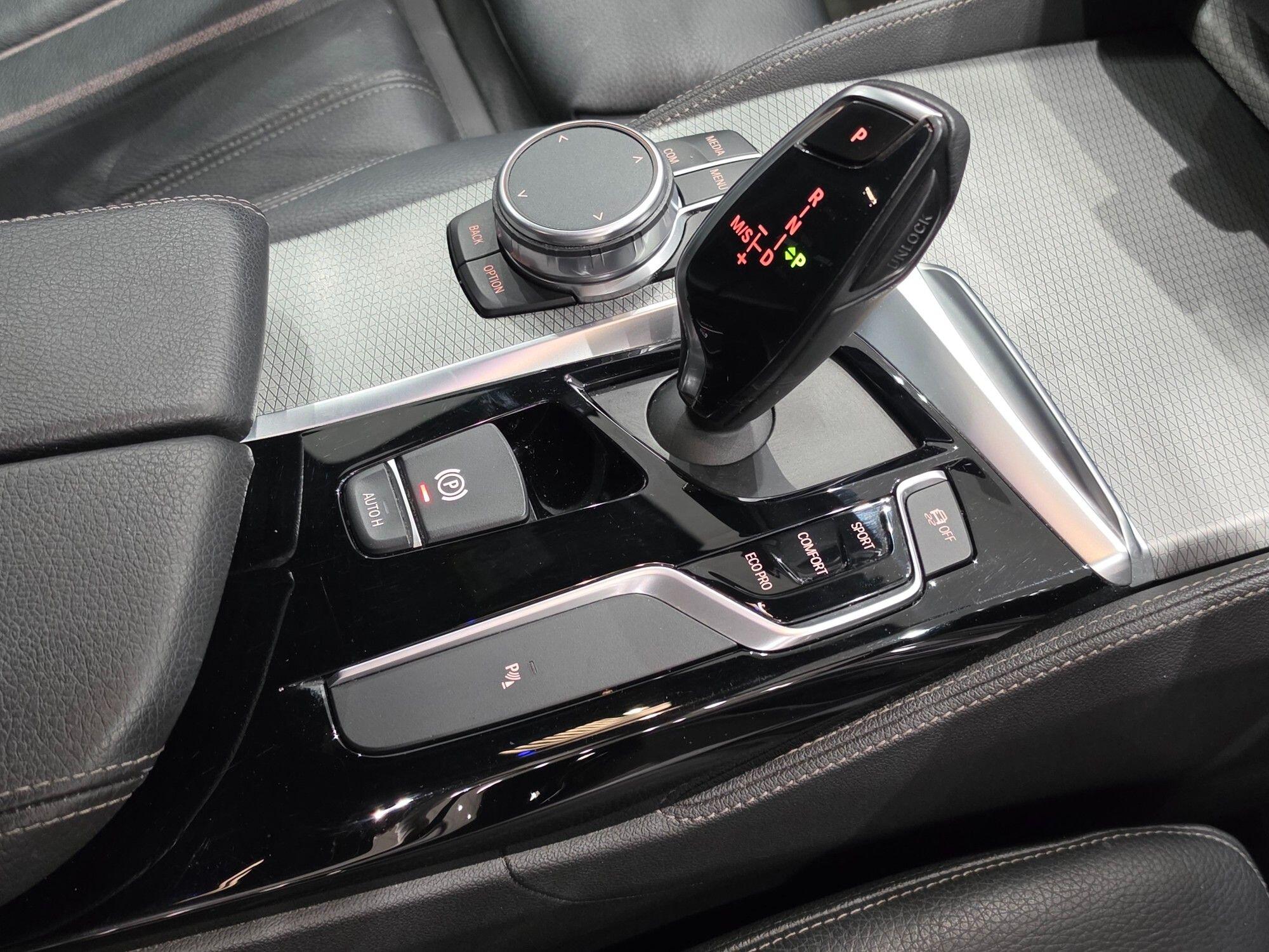 BMW 5 Series view 22