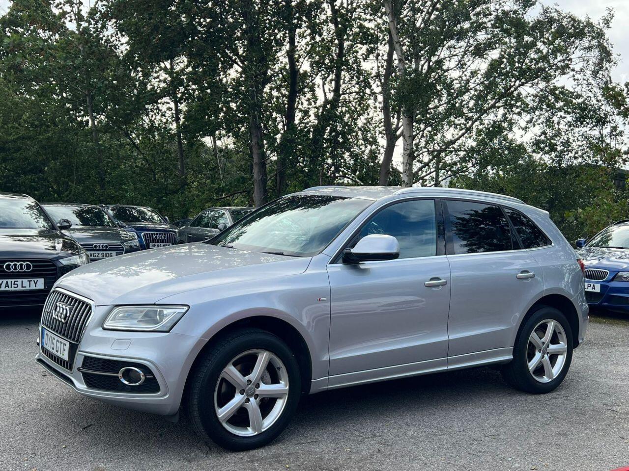 Audi Q5 view 3
