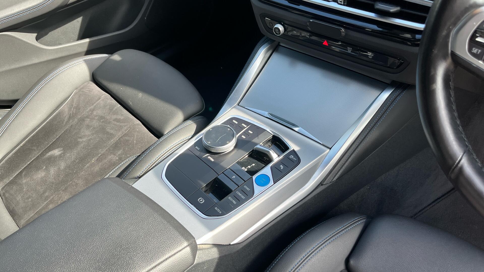 BMW i4 view 10