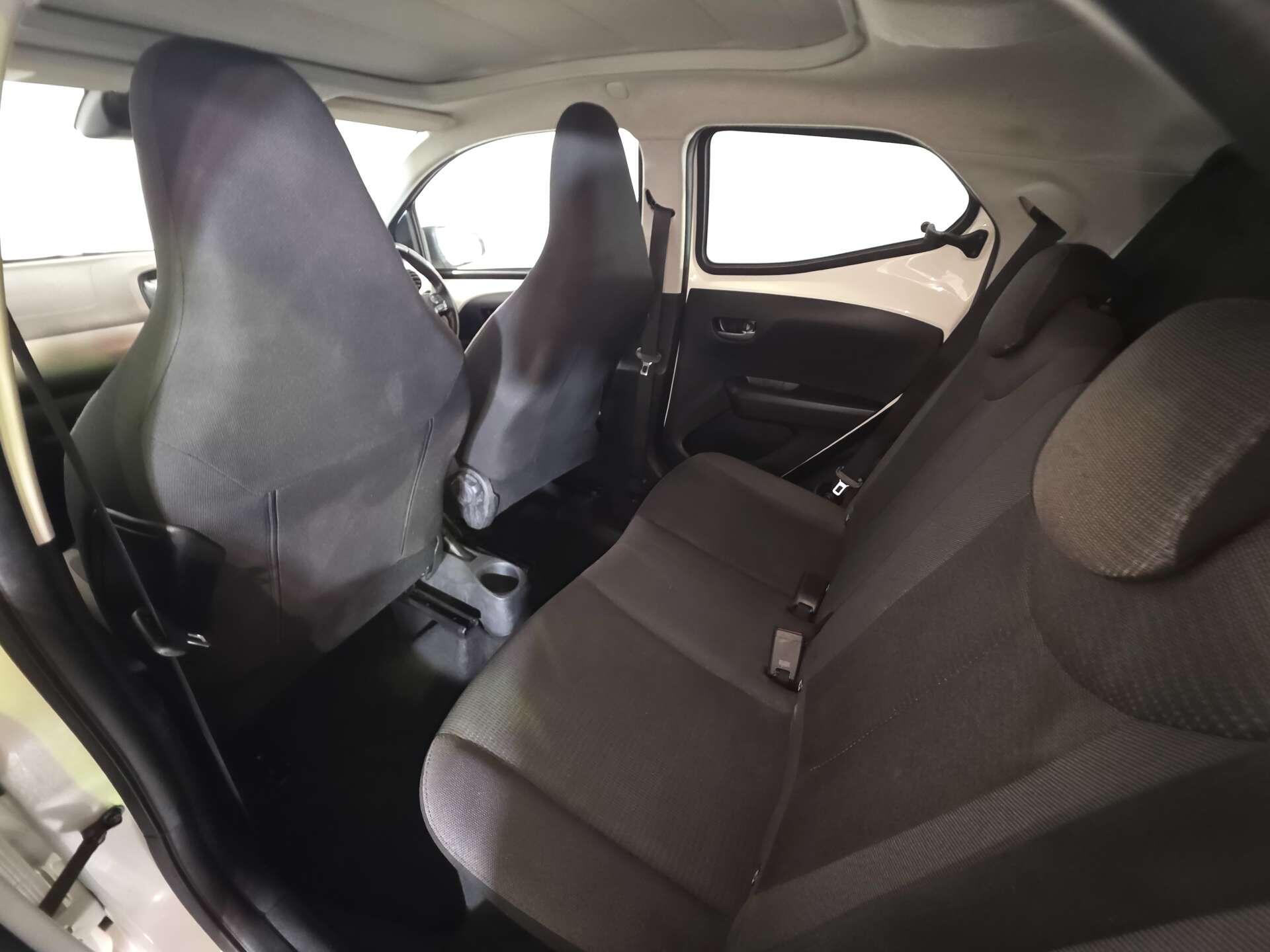 Toyota Aygo view 38