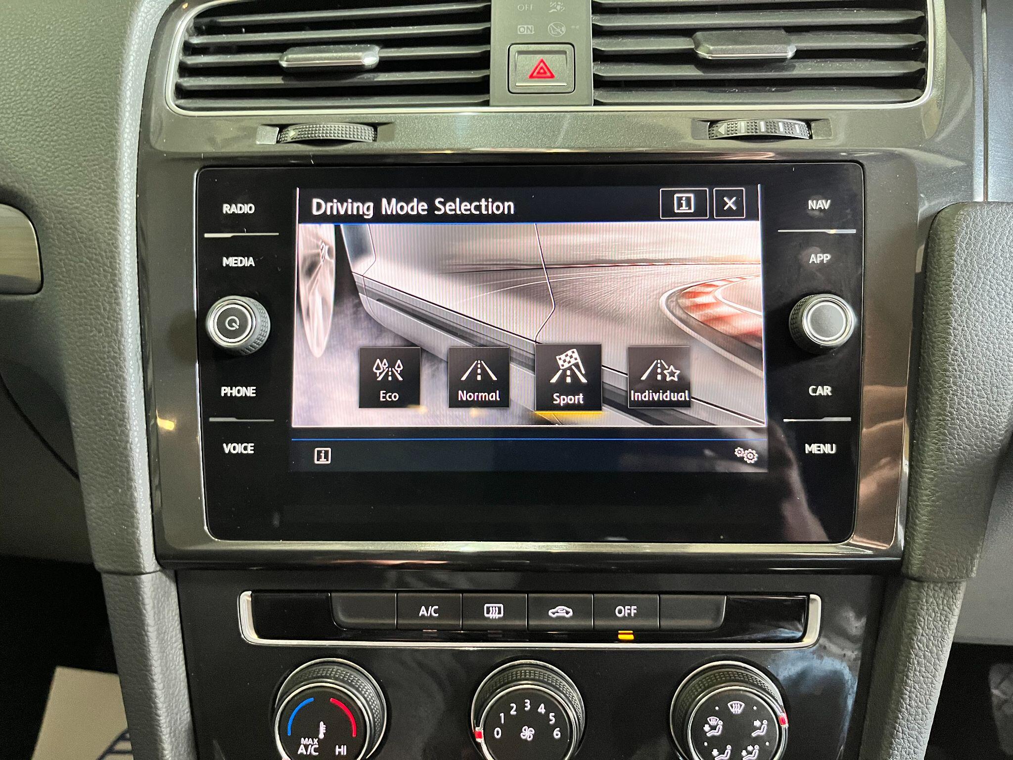 Volkswagen Golf view 46