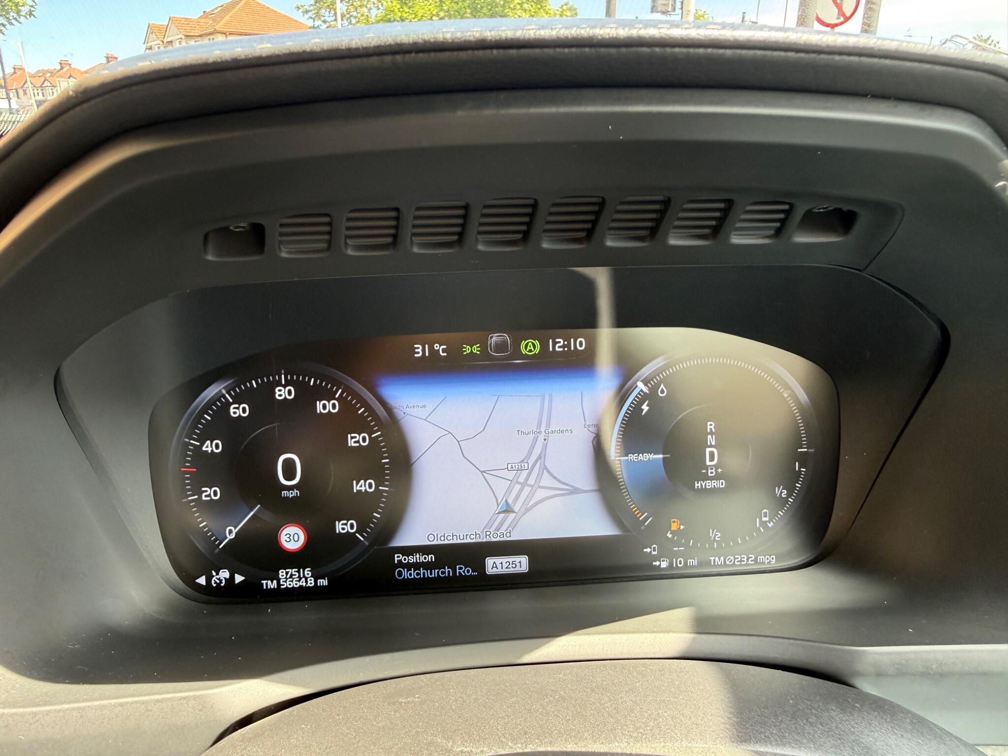 Volvo XC90 view 39