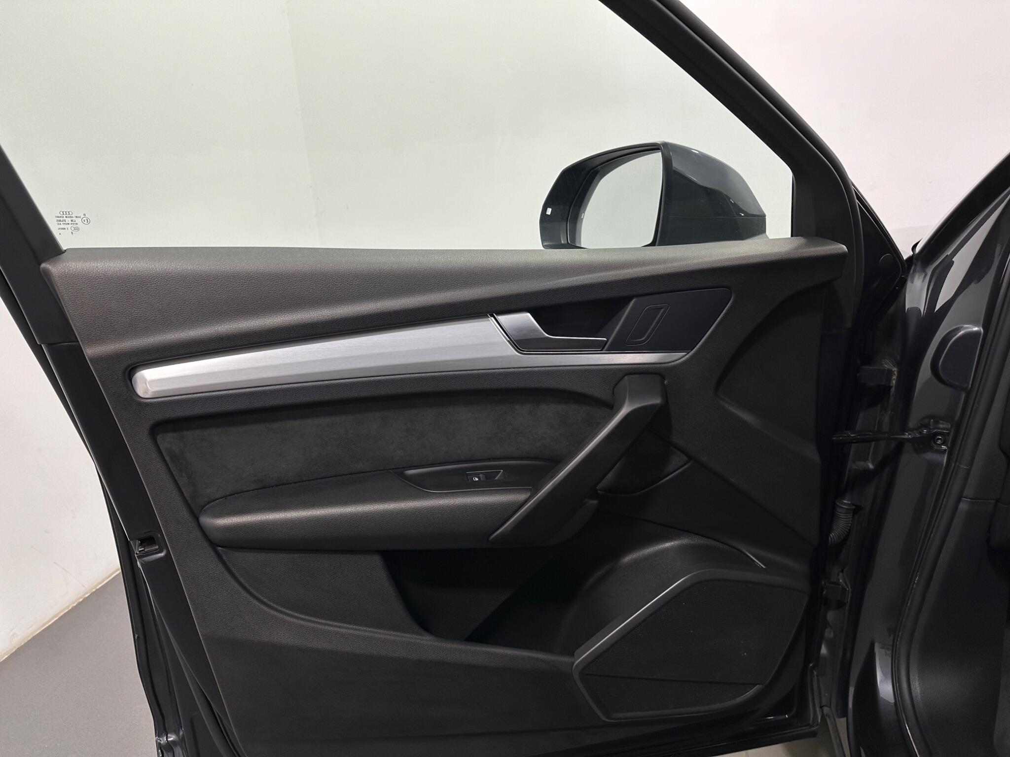 Audi Audi Q5 view 38