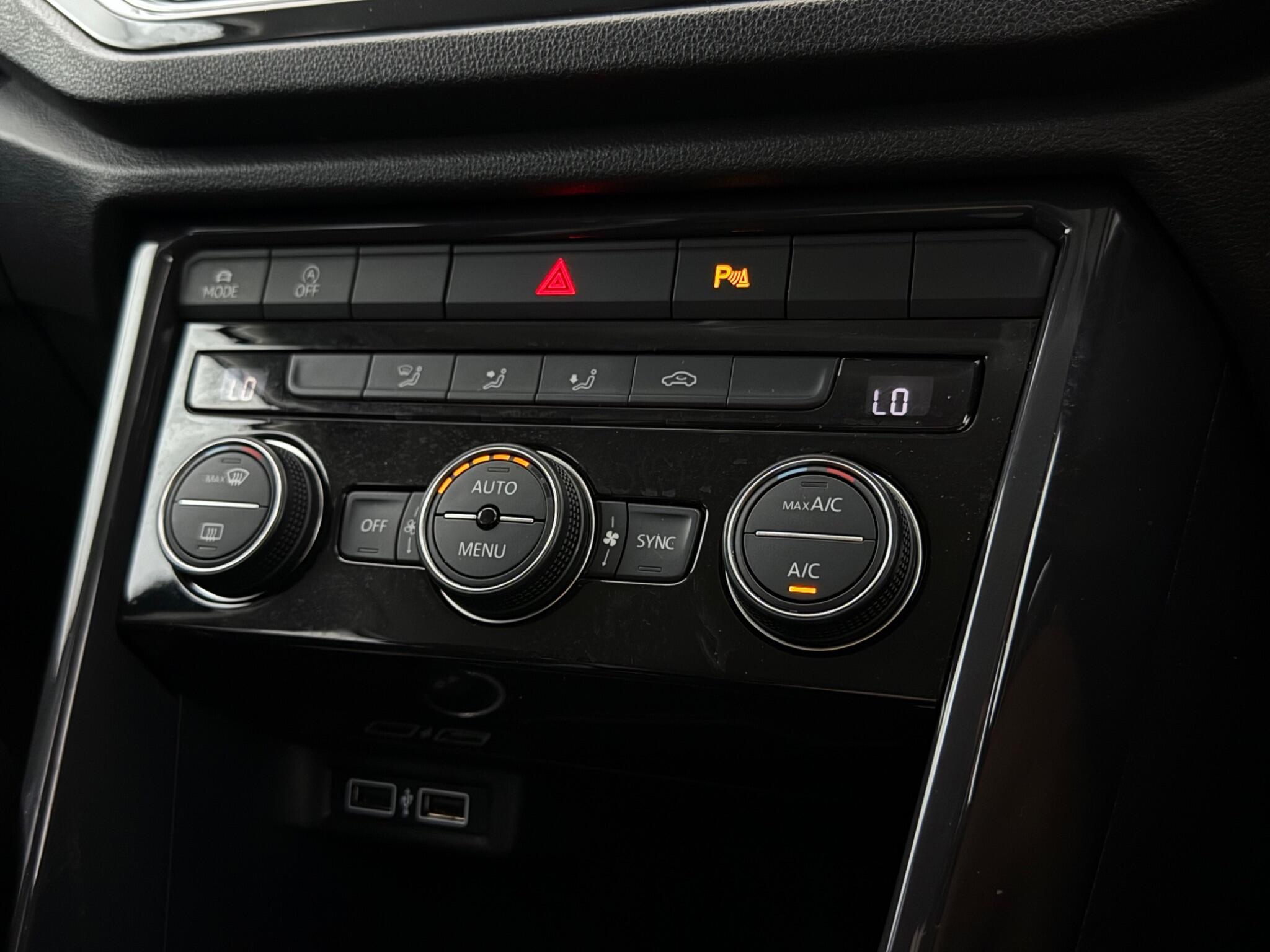 Volkswagen T-Roc view 20
