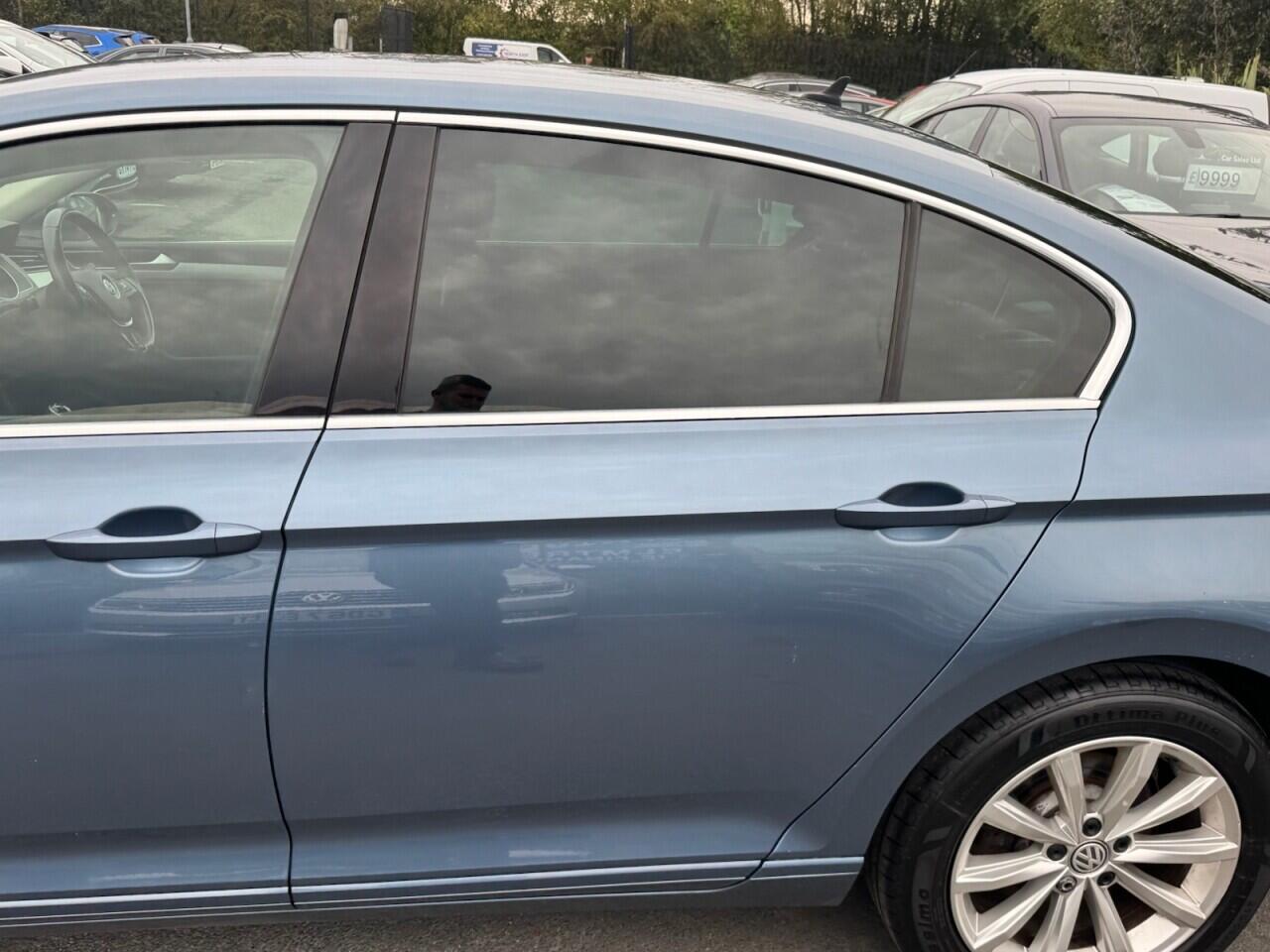 Volkswagen Passat view 45