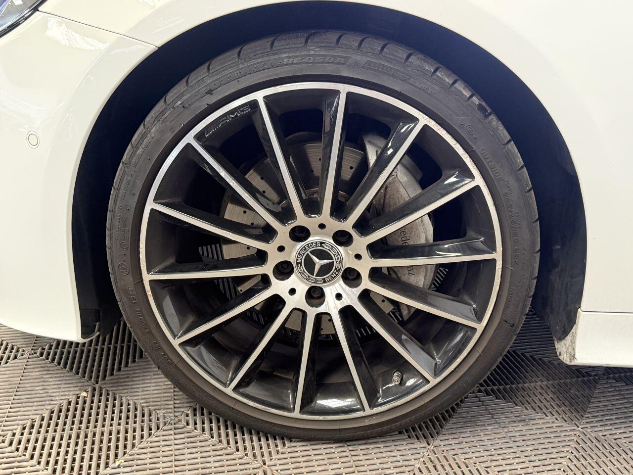 Mercedes-Benz E Class view 22