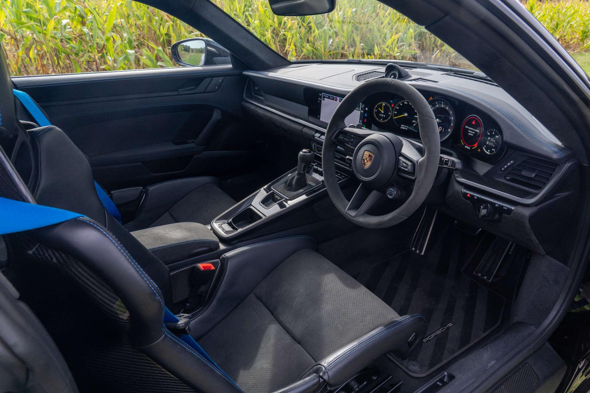 Porsche 911 view 10