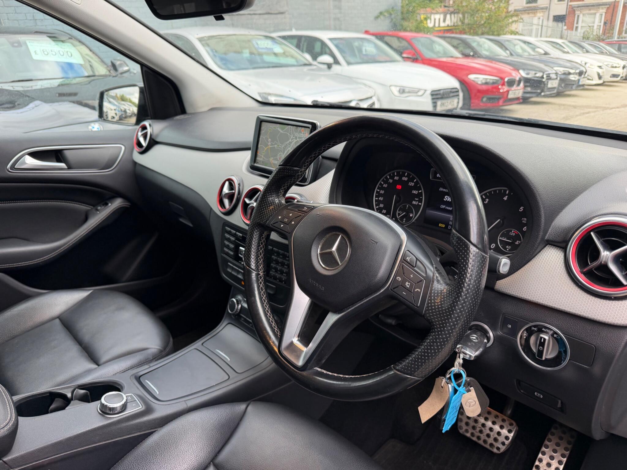 Mercedes-Benz B-Class view 11