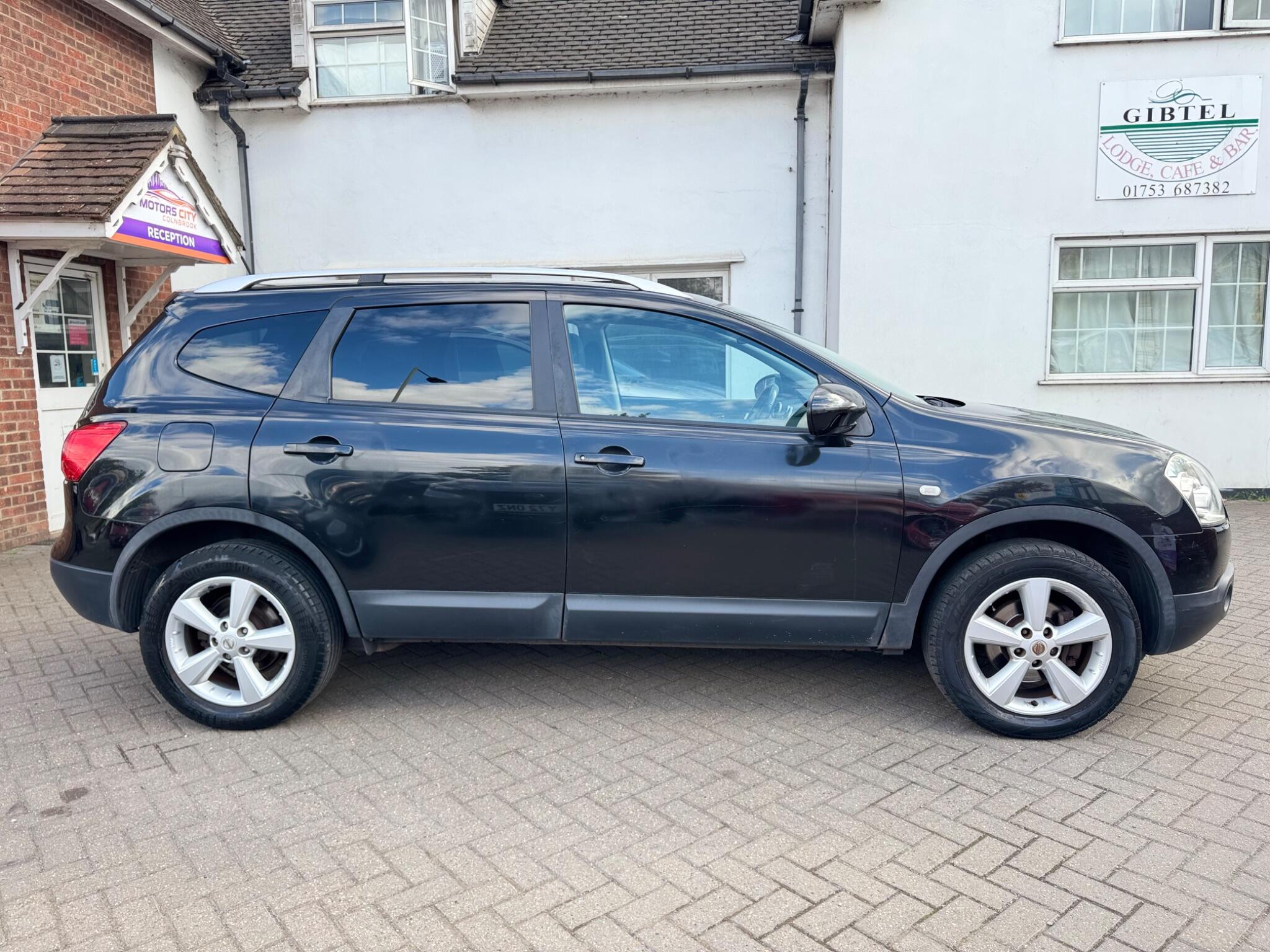 Nissan Qashqai+2 view 6