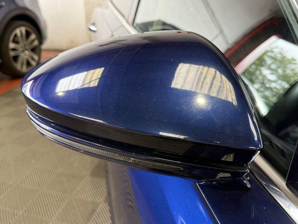 Audi A8 view 22