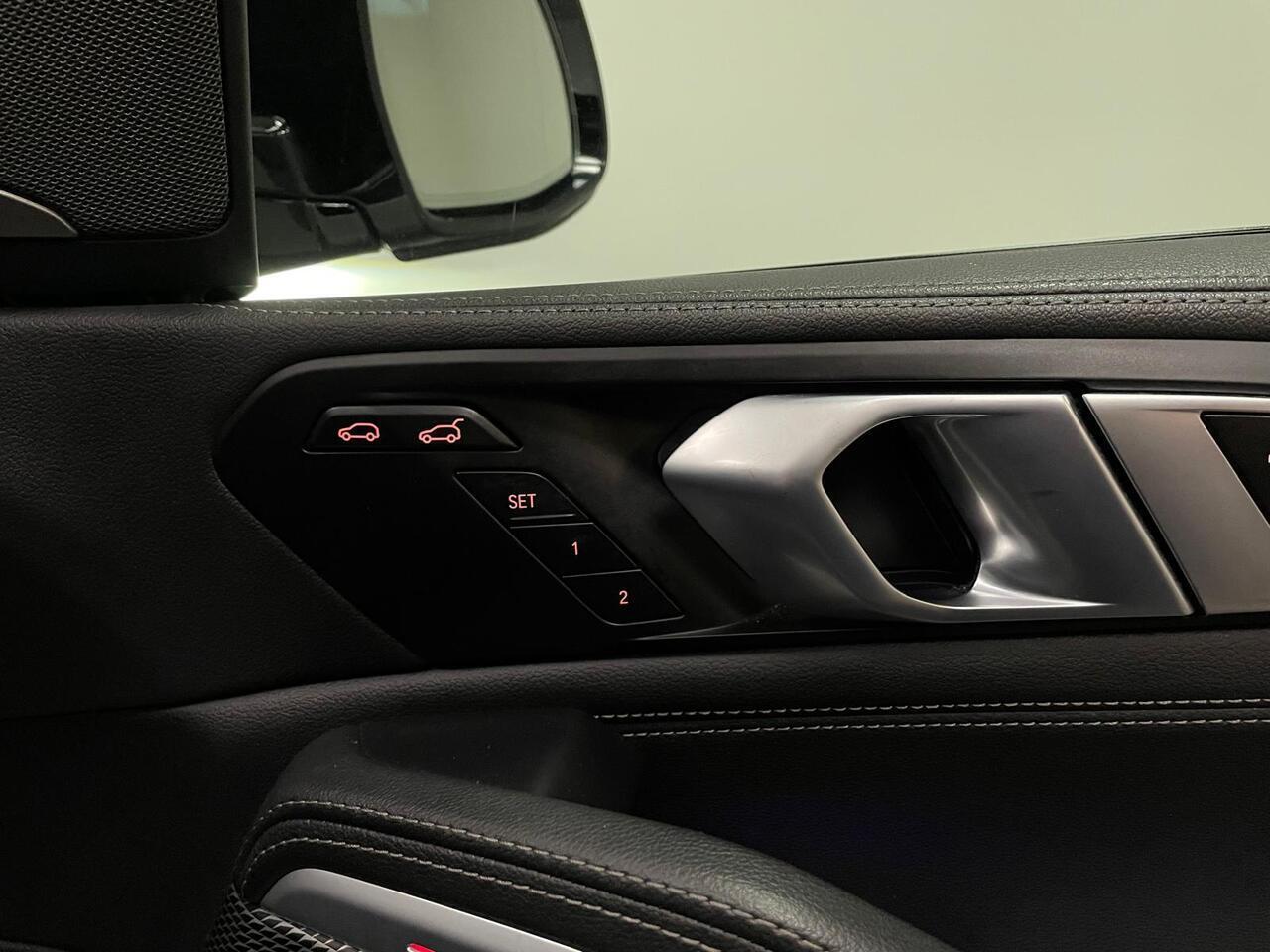 BMW X6 view 16