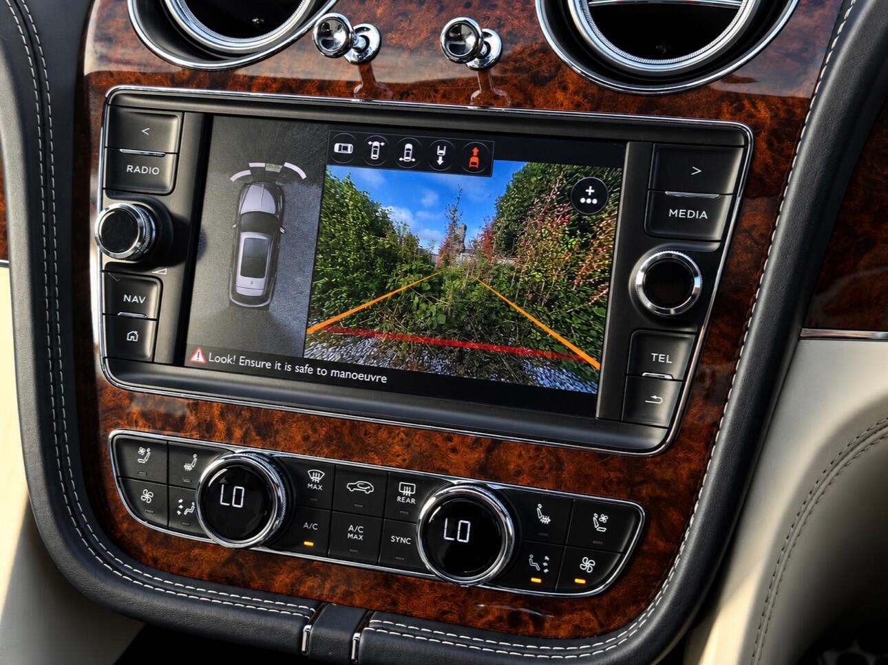 Bentley Bentayga view 46