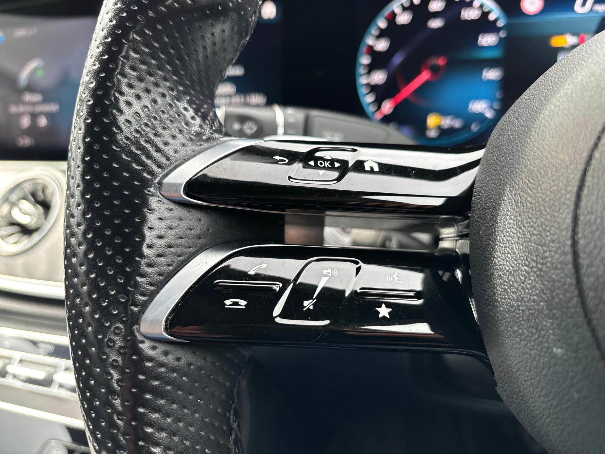 Mercedes-Benz E Class view 24