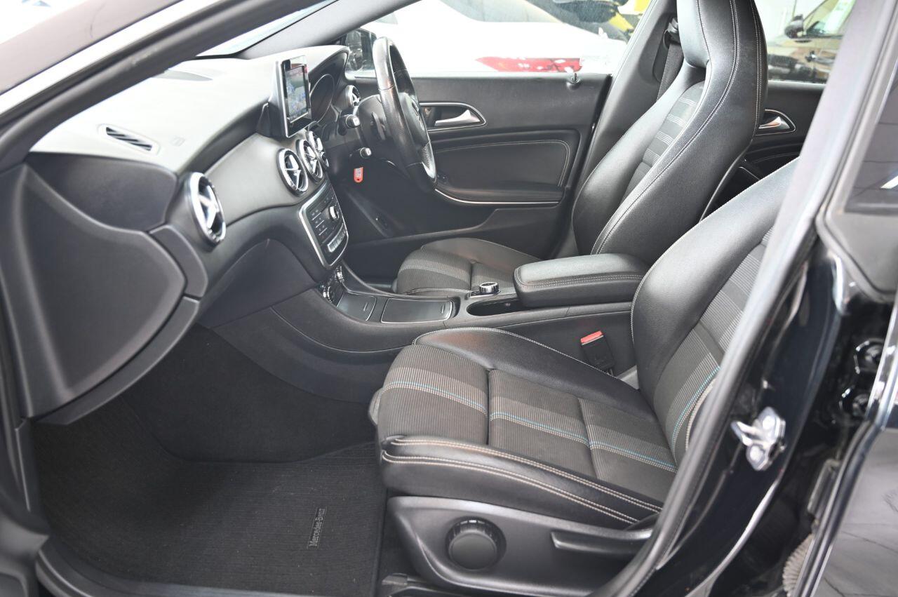 Mercedes-Benz Cla view 14
