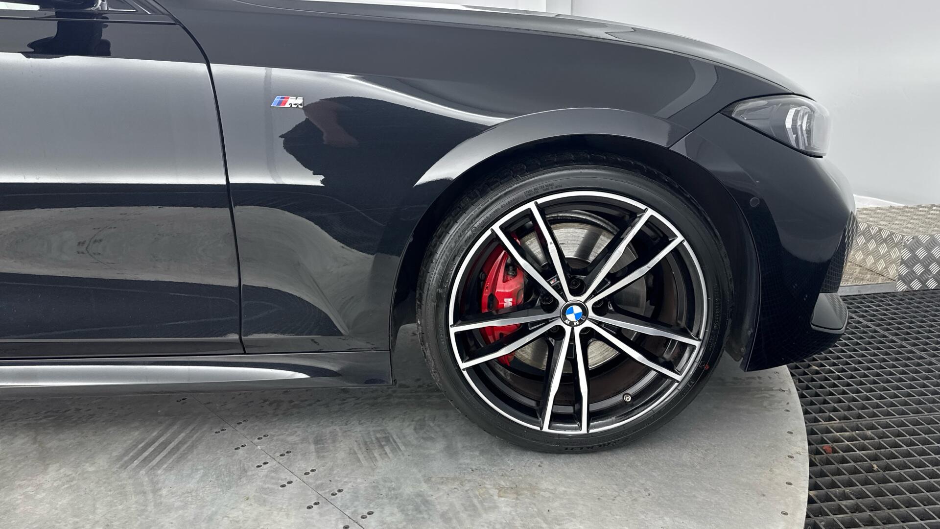 BMW 3 Series view 21