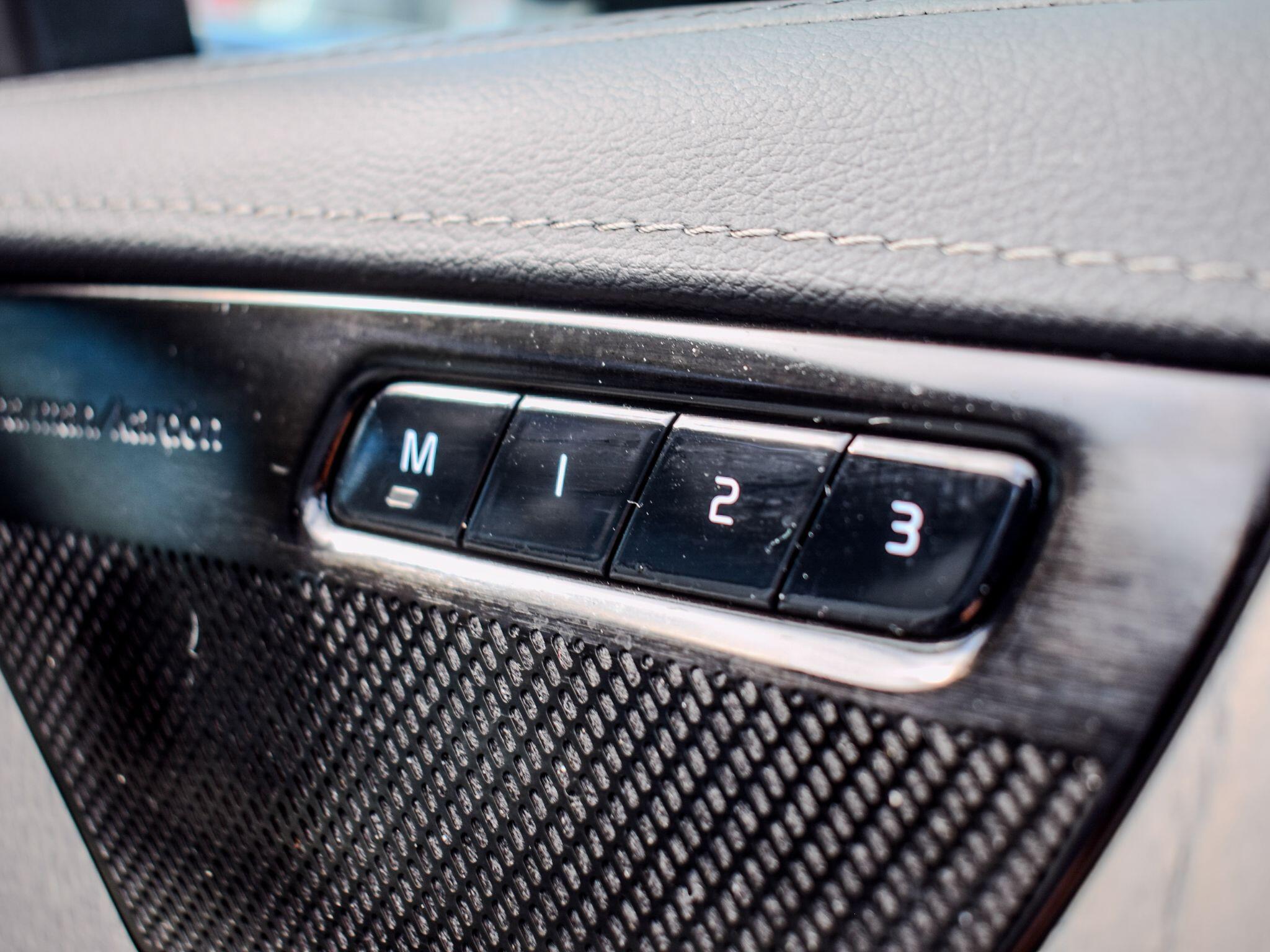 Volvo XC90 view 13