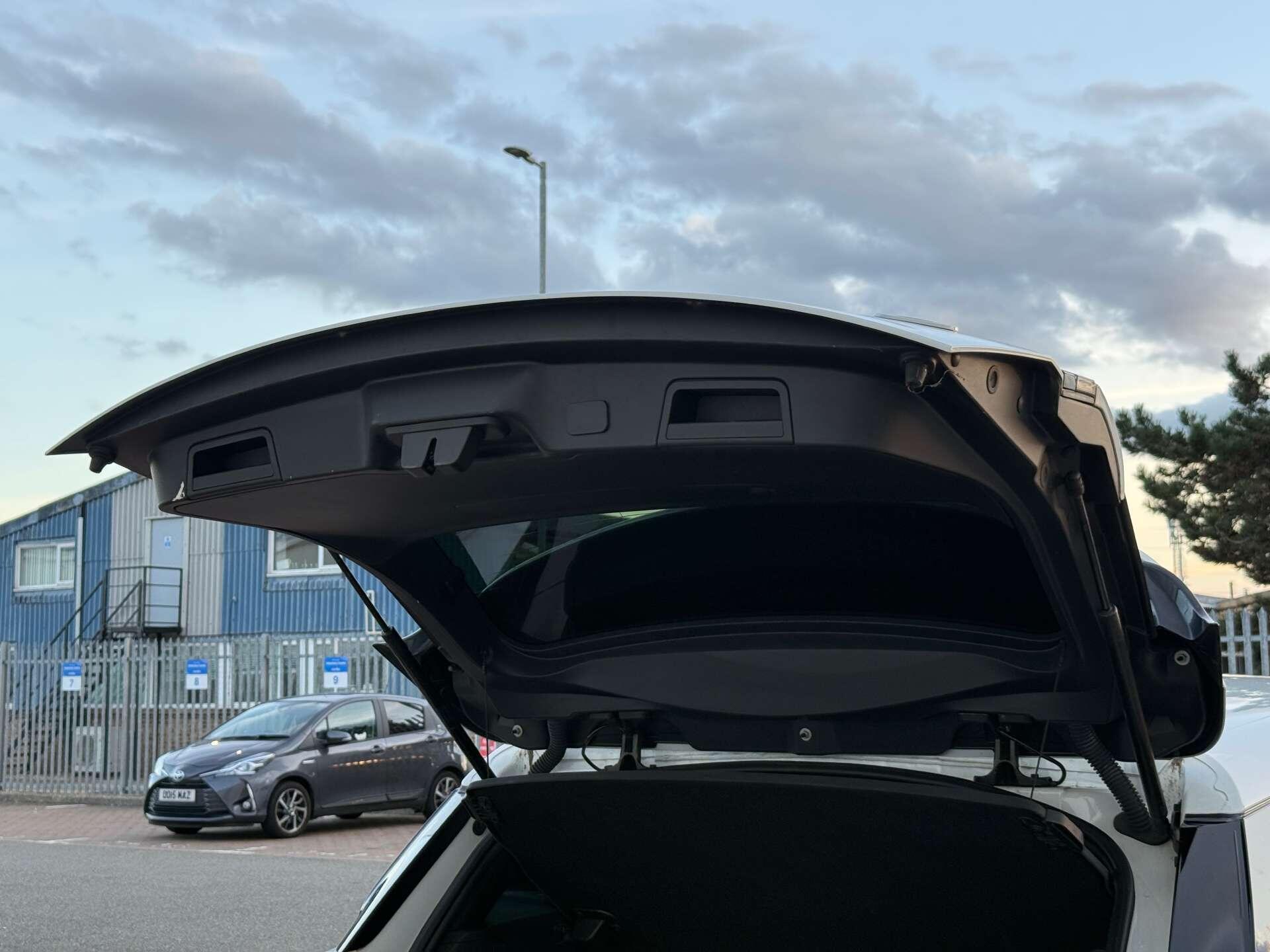Land Rover Range Rover Evoque view 23
