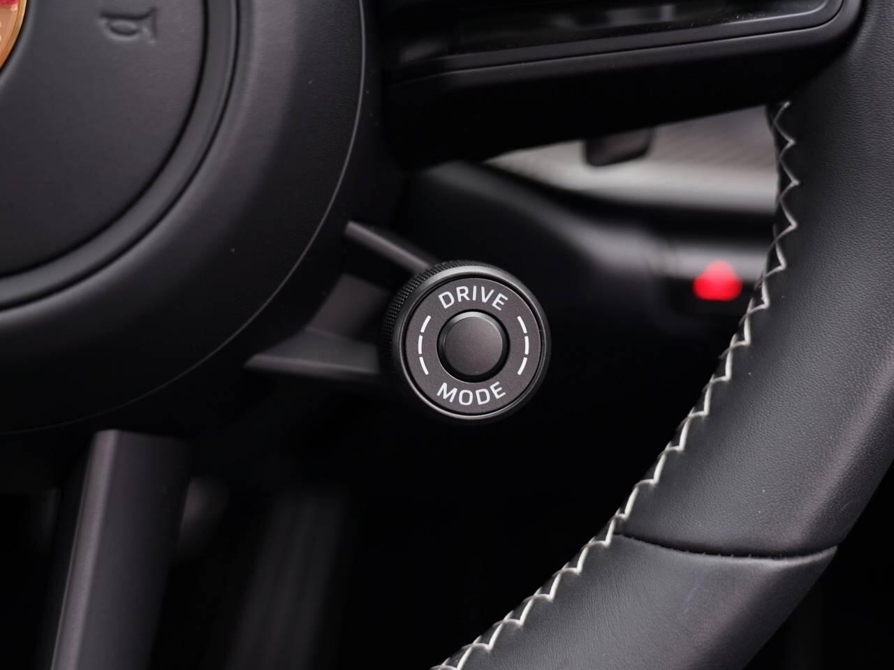 Porsche 911 view 37