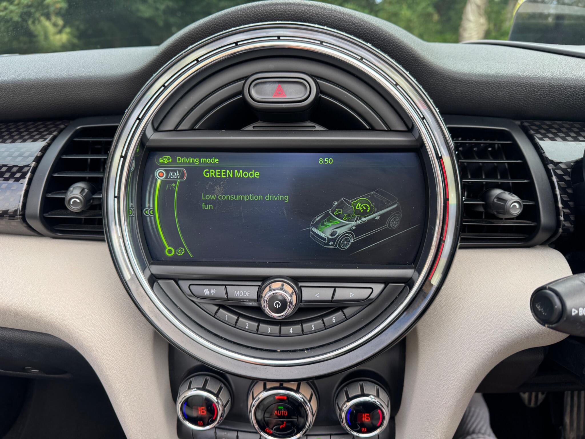 Mini Convertible view 54