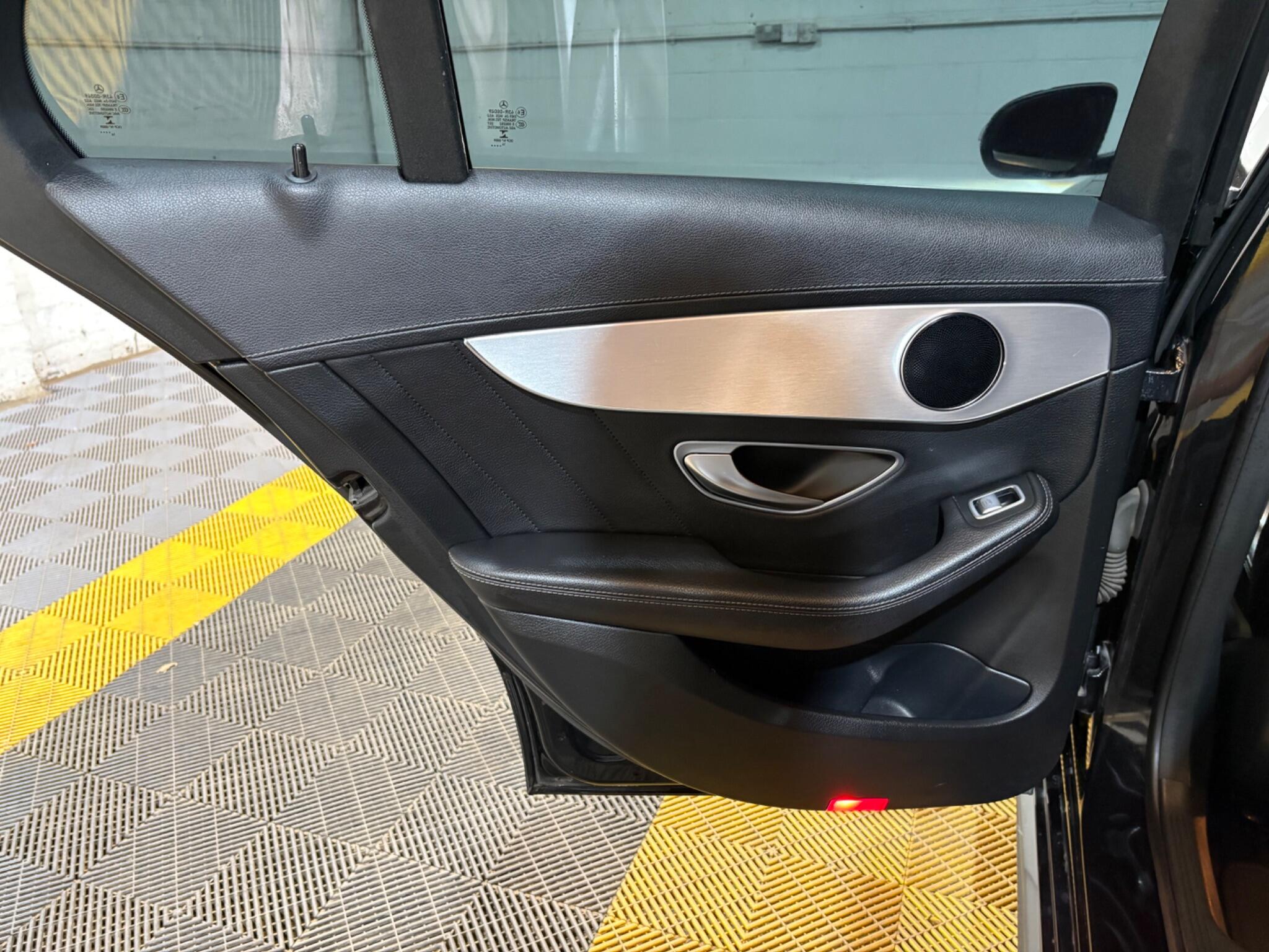 Mercedes-Benz C Class view 57