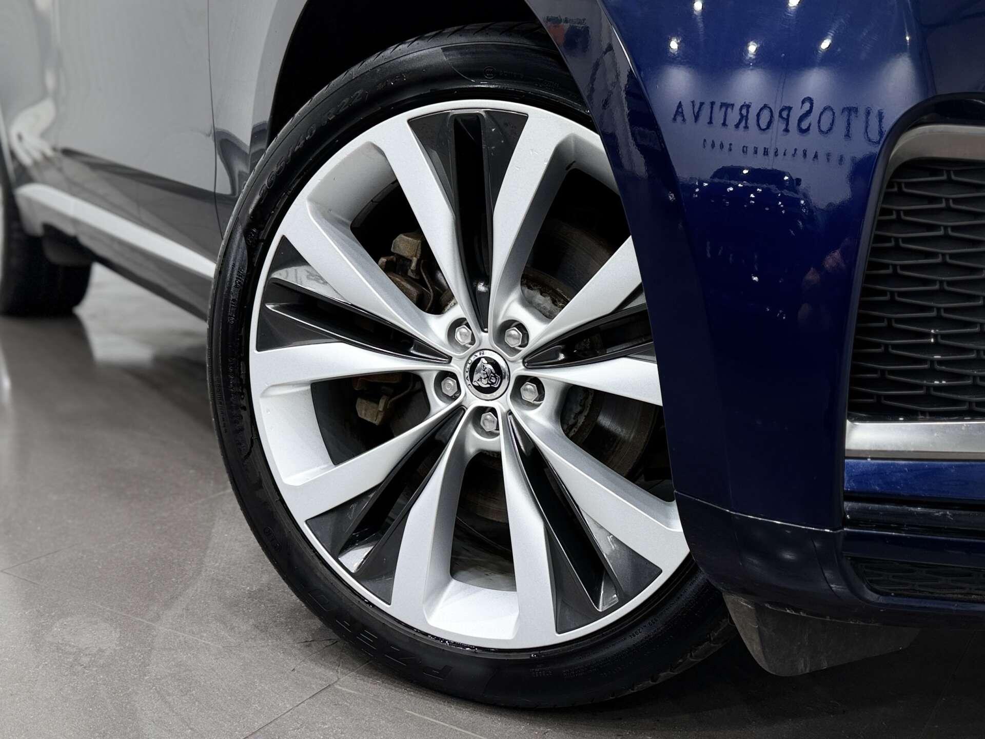 Jaguar F-Pace view 10