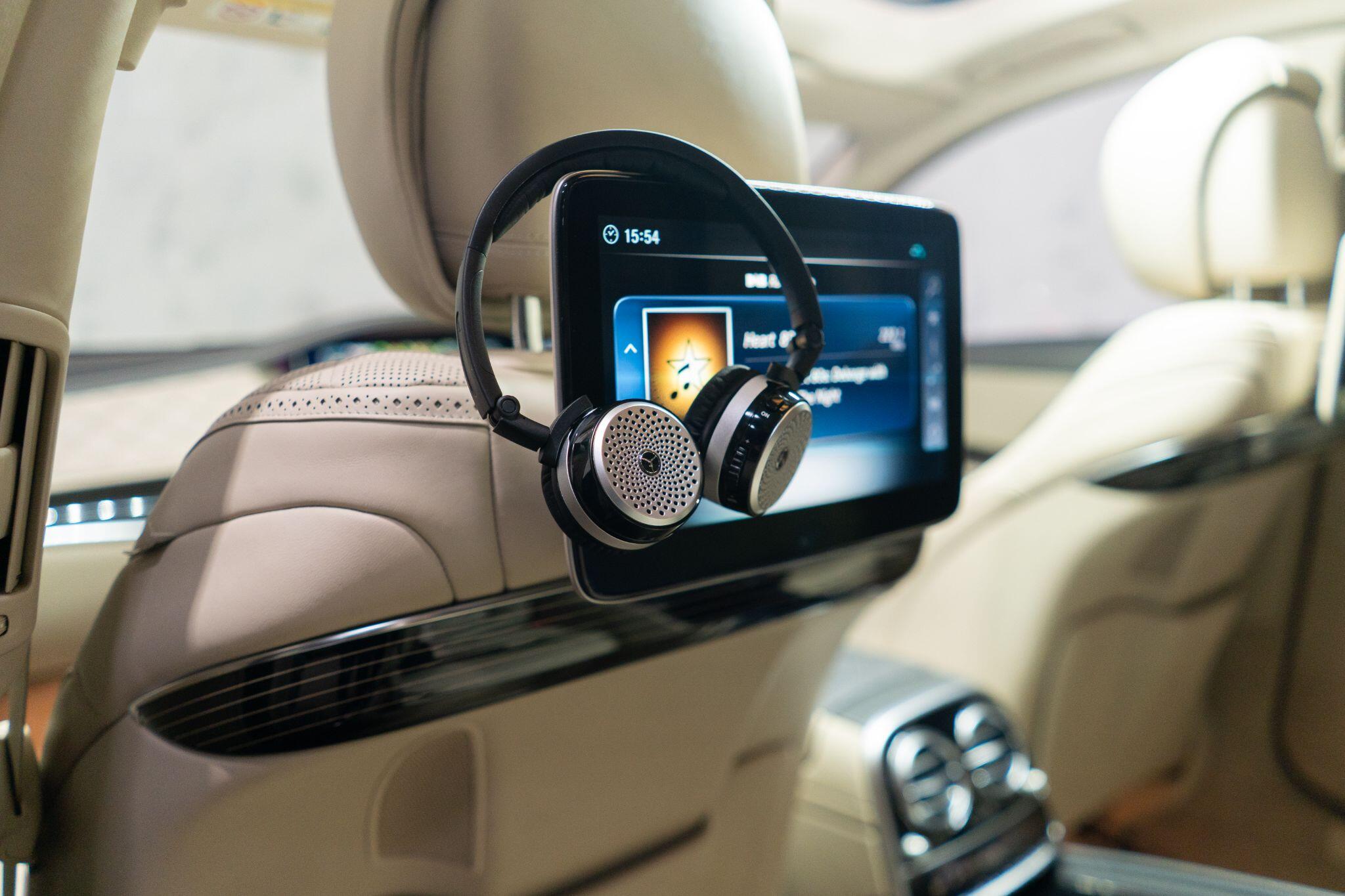 Mercedes-Benz S-Class view 21