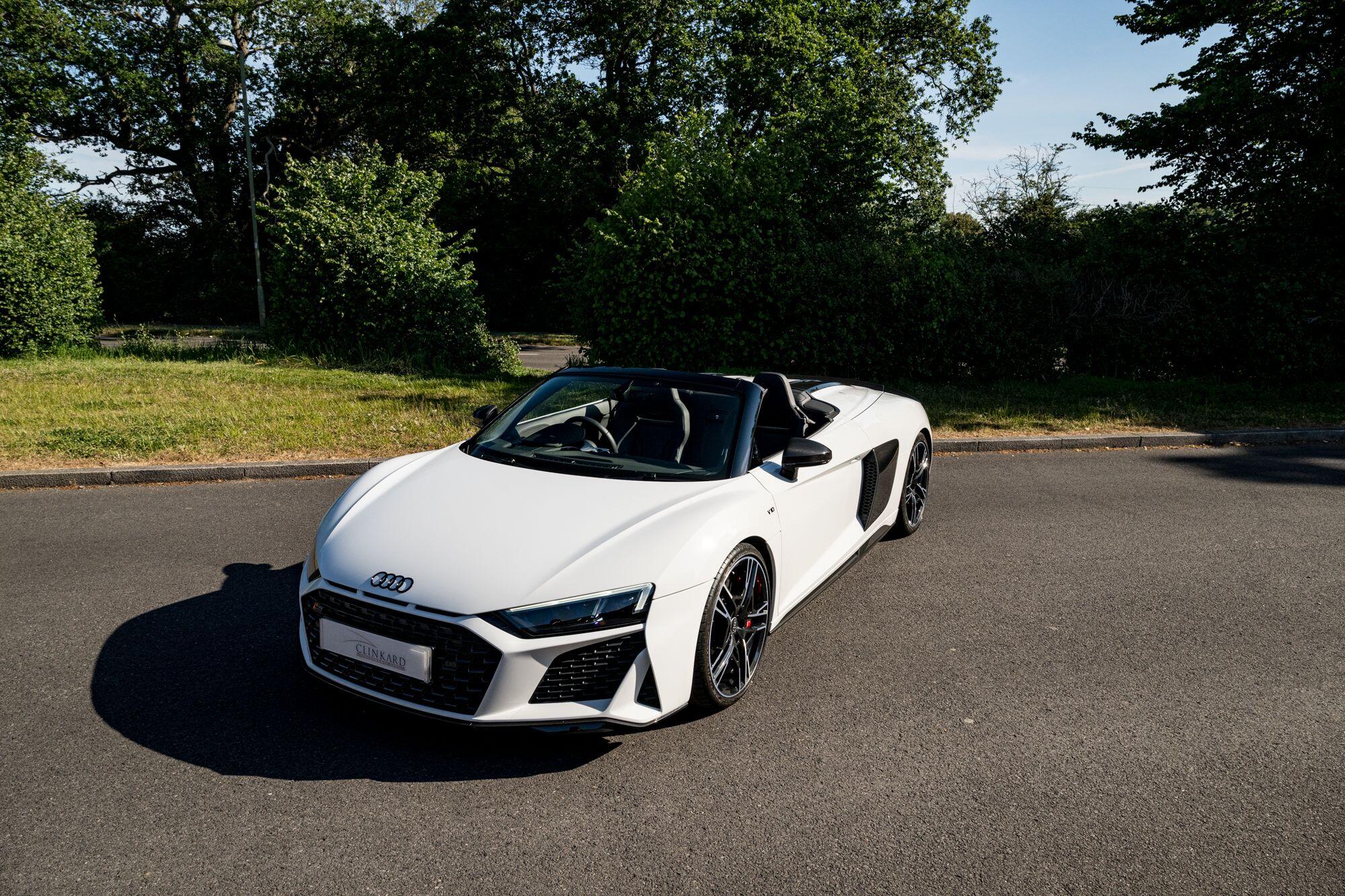 Audi R8 view 13