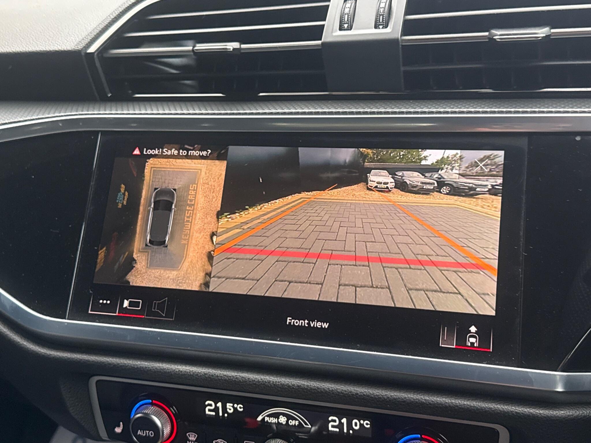 Audi Q3 view 35