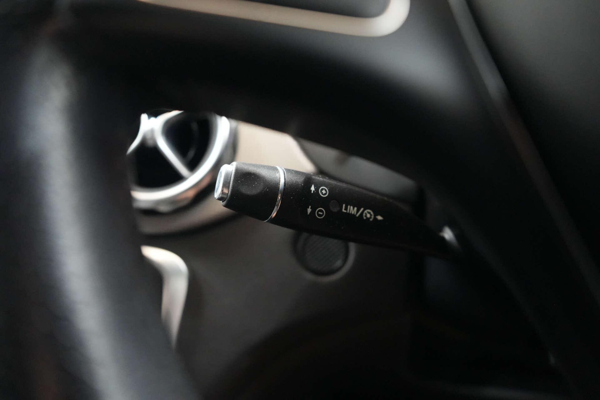 Mercedes-Benz Gla view 37