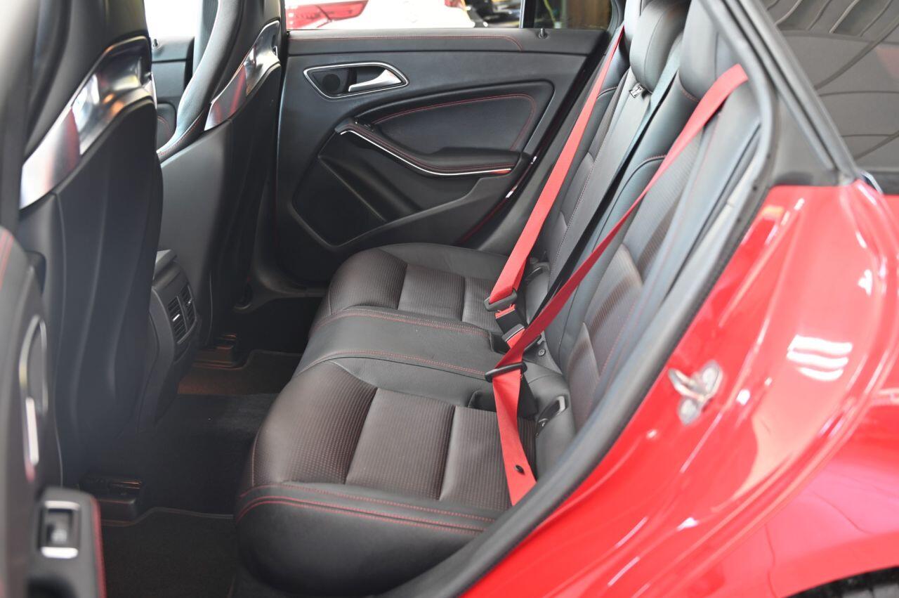 Mercedes-Benz Cla view 15