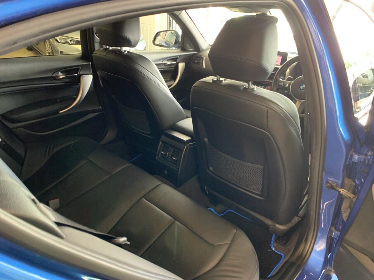 BMW 1 Series view 24