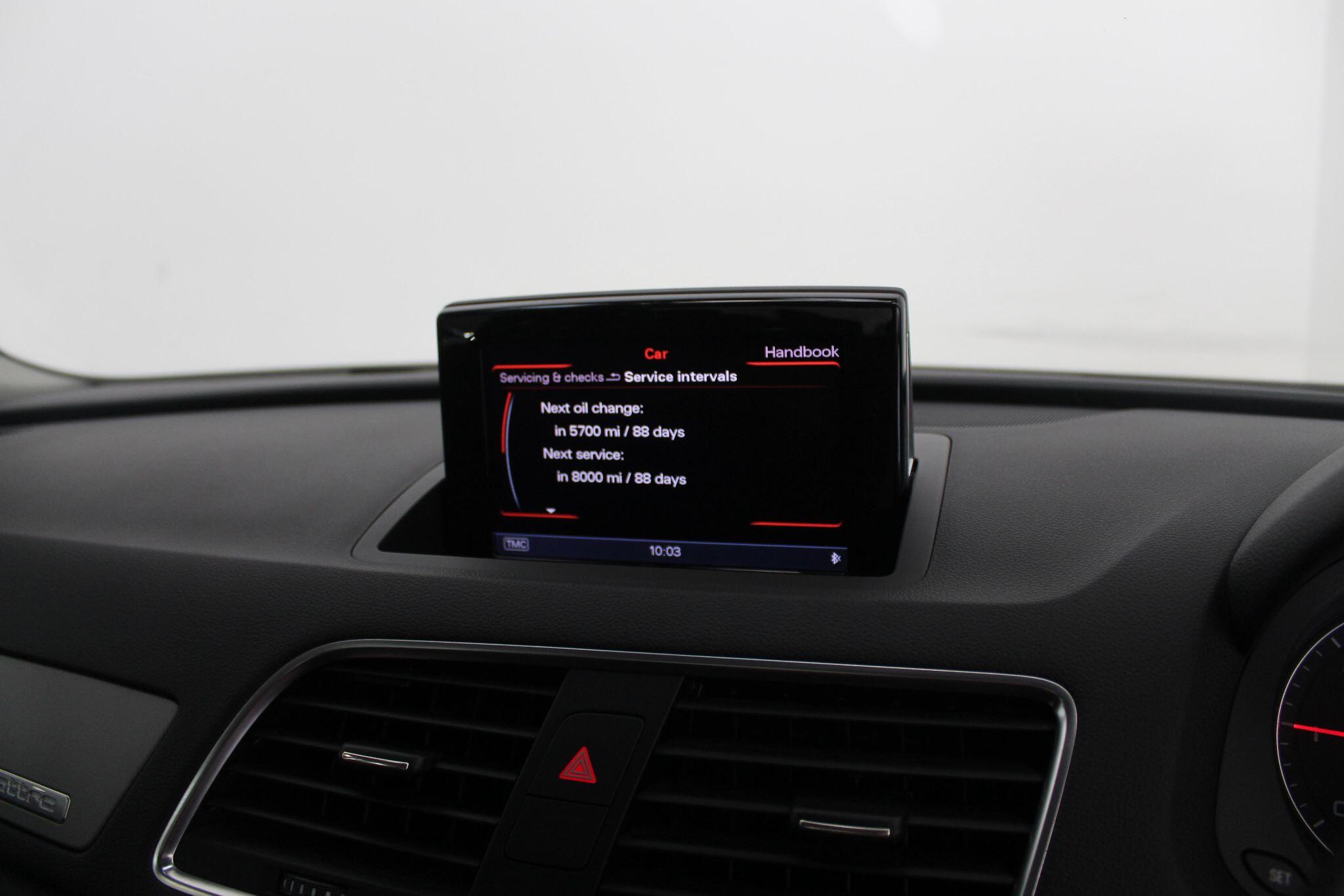 Audi Q3 view 36