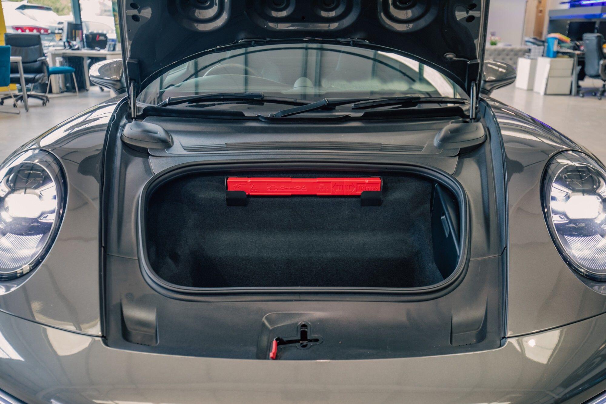 Porsche 911 view 48