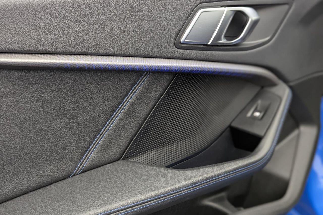 BMW 1 Series view 32