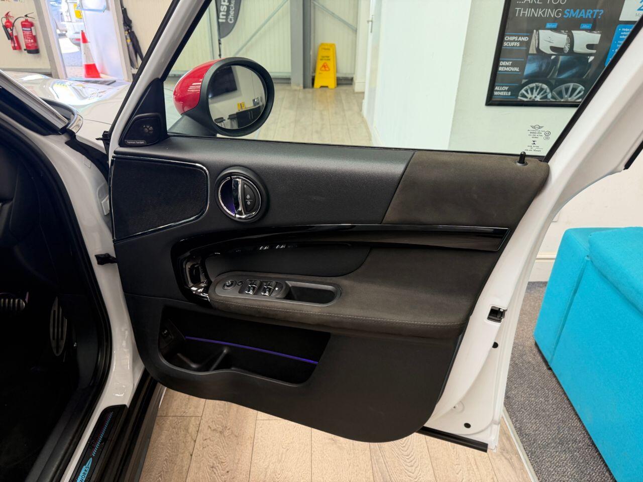 Mini Countryman view 27