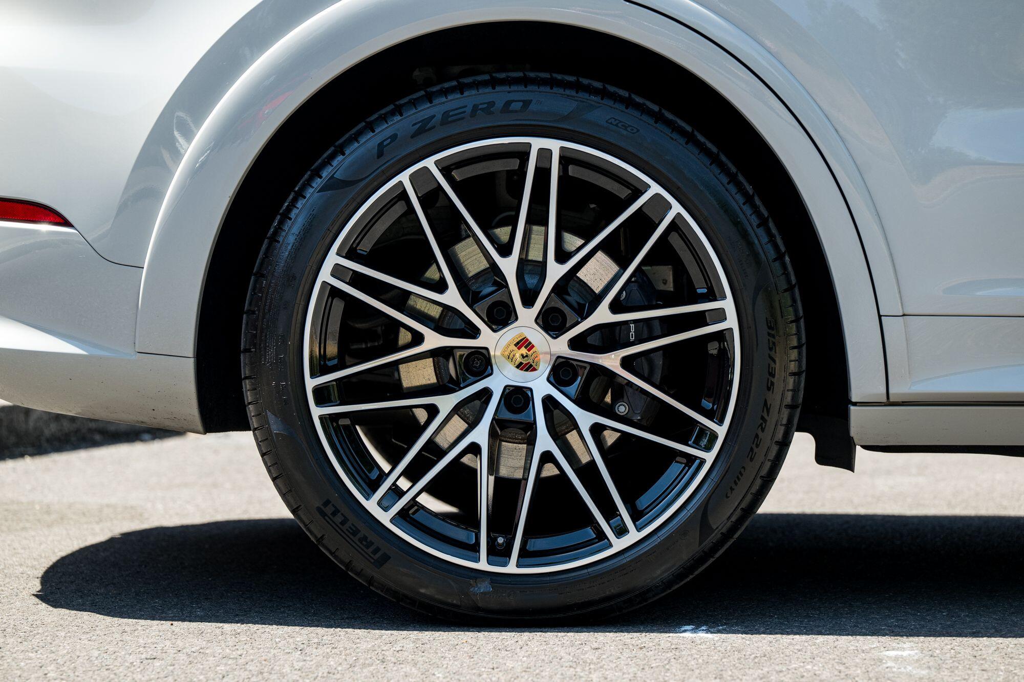 Porsche Cayenne view 21