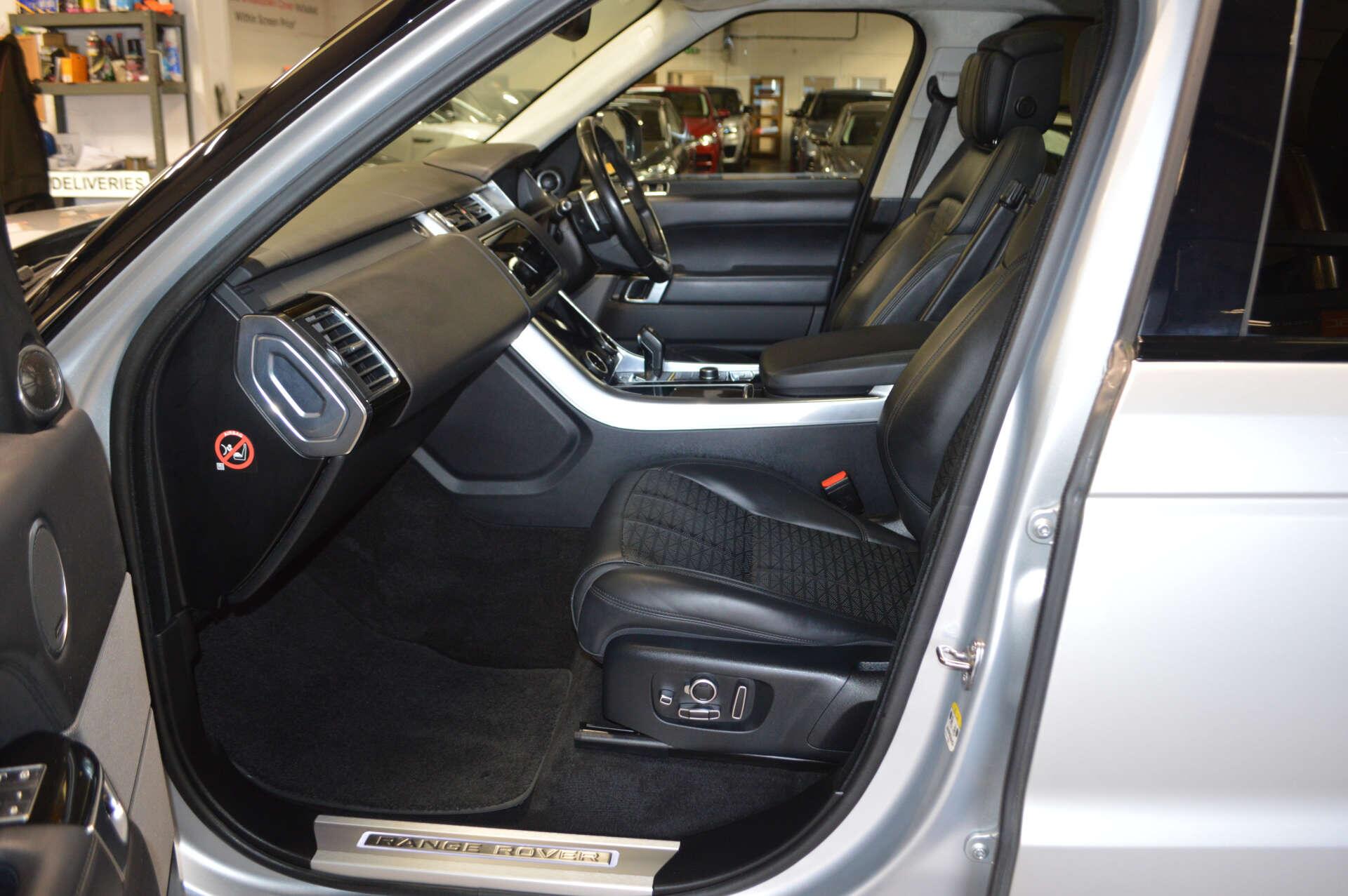 Land Rover Range Rover Sport view 14