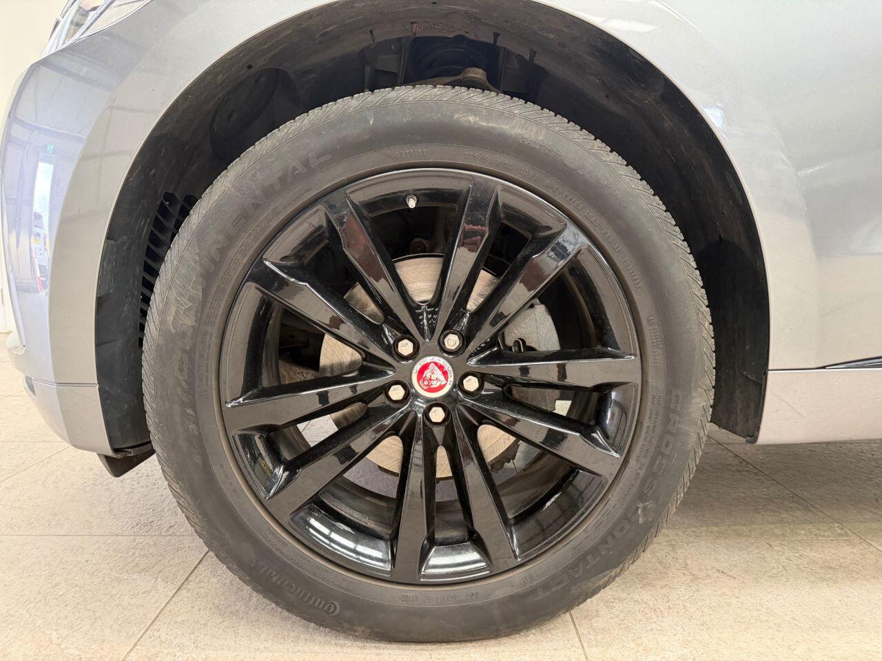Jaguar F-Pace view 13