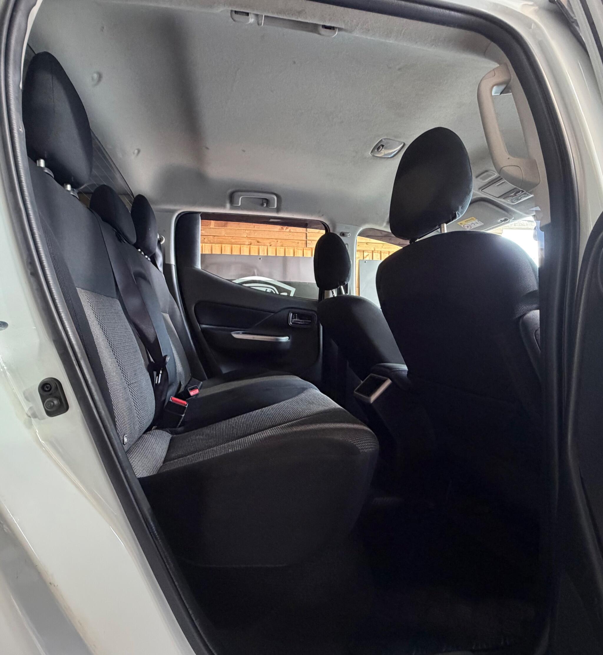 Mitsubishi L200 view 35