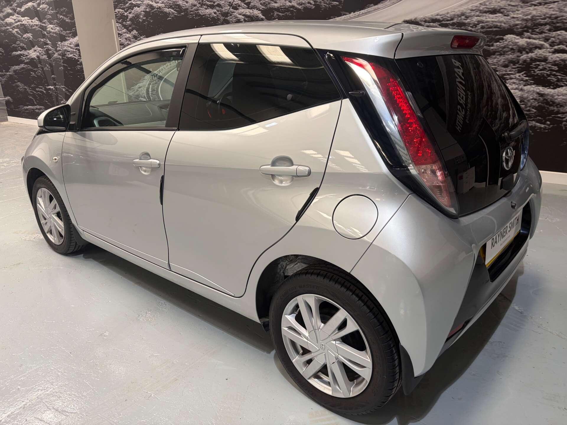 Toyota Aygo view 8