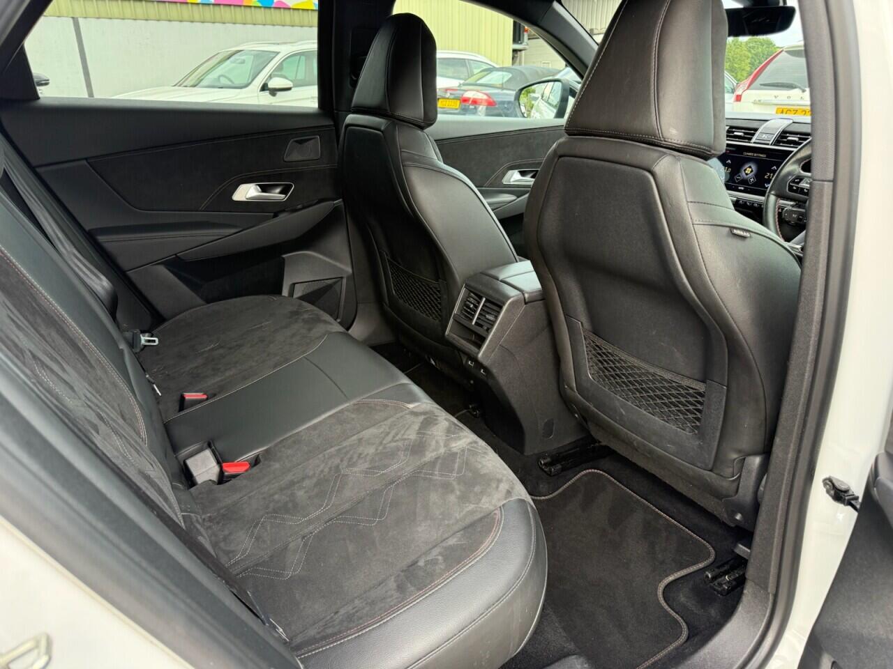 DS Automobiles DS 7 Crossback view 13