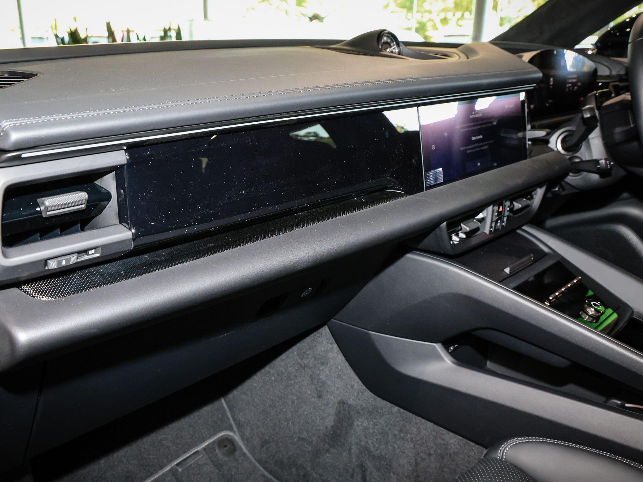 Porsche Macan view 20