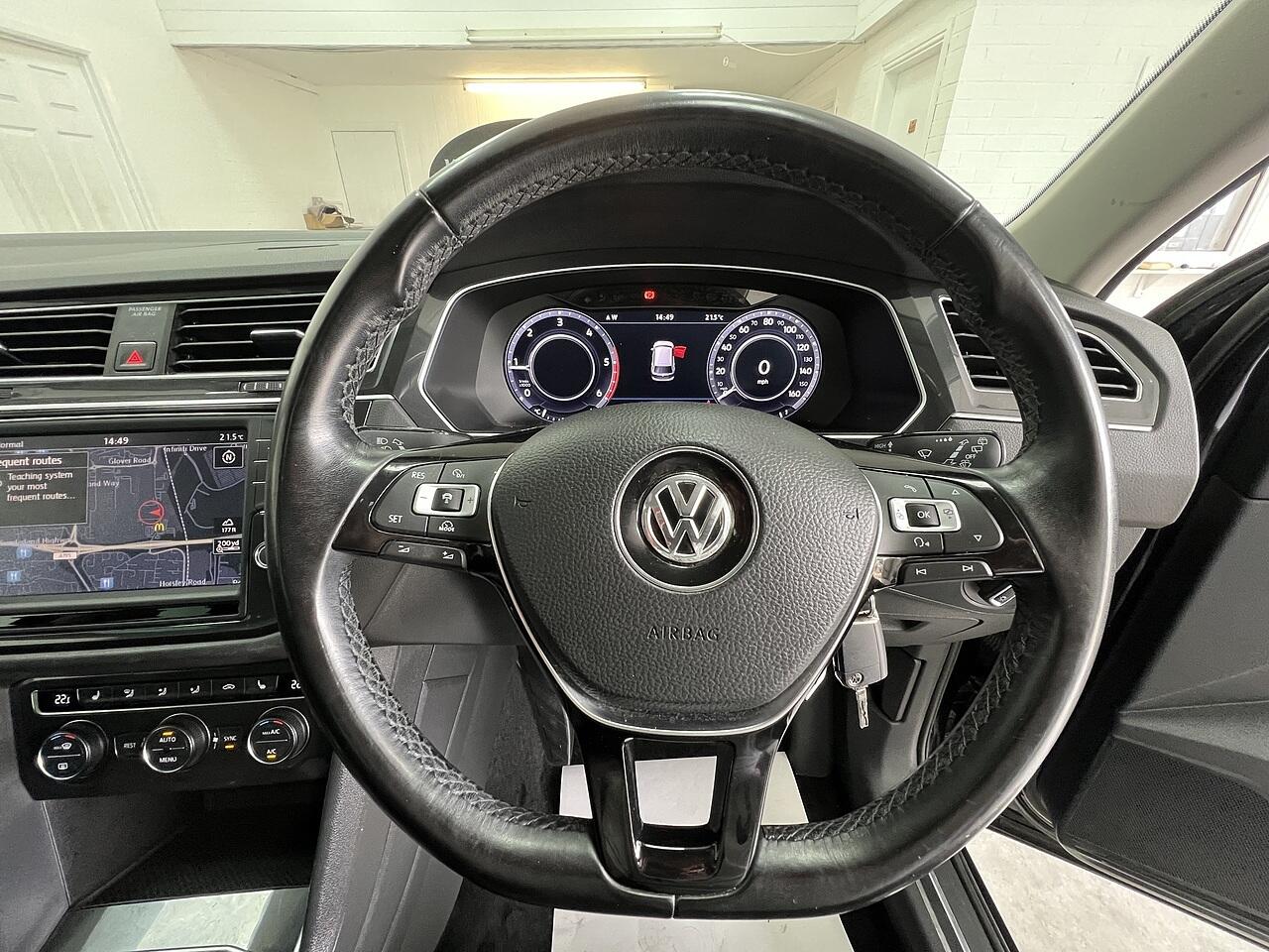 Volkswagen Tiguan view 9